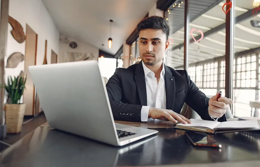 Online MBA In Pune vs Regular MBA In Pune: Which Helps Career Growth More in 2026