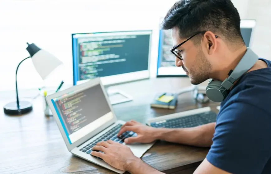 Why IT Professionals Are Choosing an Online MBA for Working Professionals Over Another Tech Certification